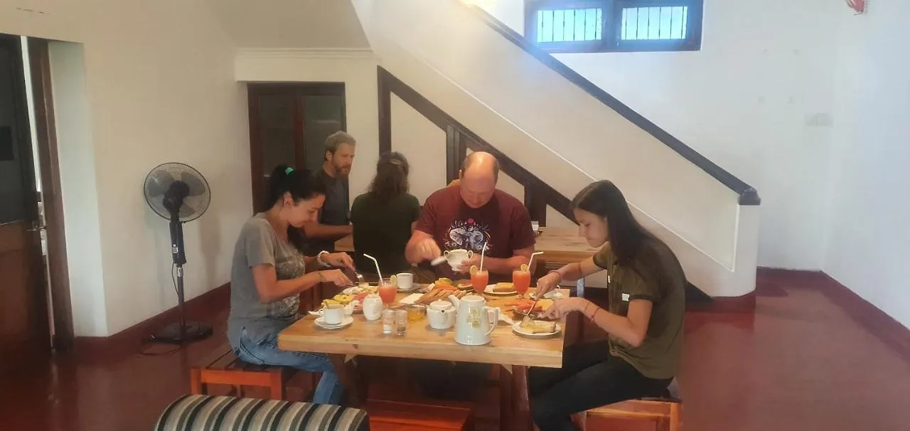 Don'S Lounge & Villa Канди